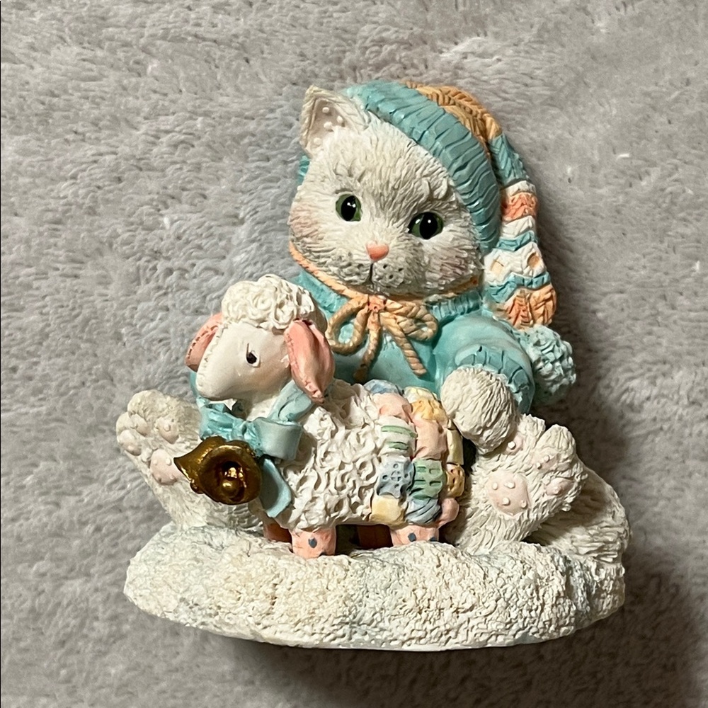 Enesco. Vintage. Adorable Cat and Lamb Figurine. NWOT